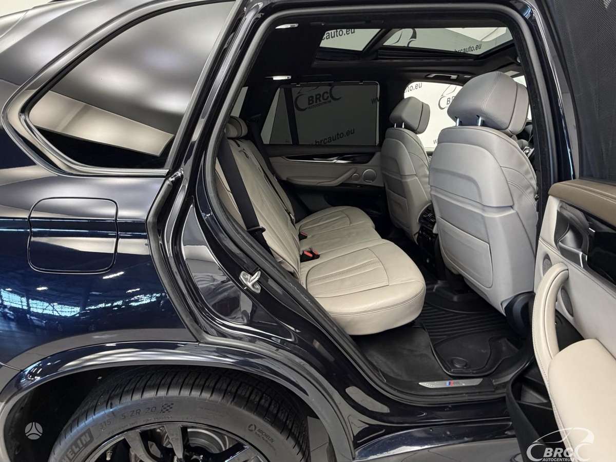 BMW X5, 3.0 l., off-road / crossover