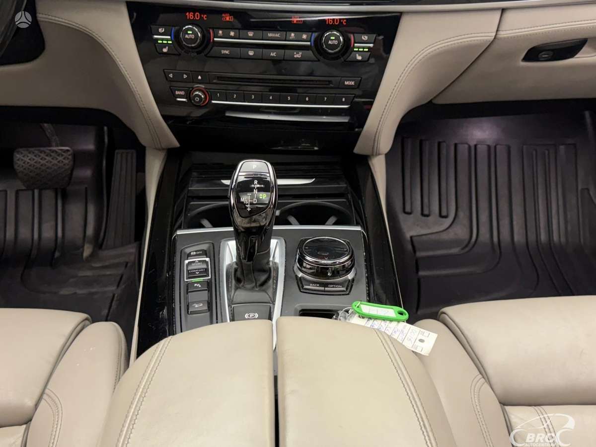 BMW X5, 3.0 l., off-road / crossover