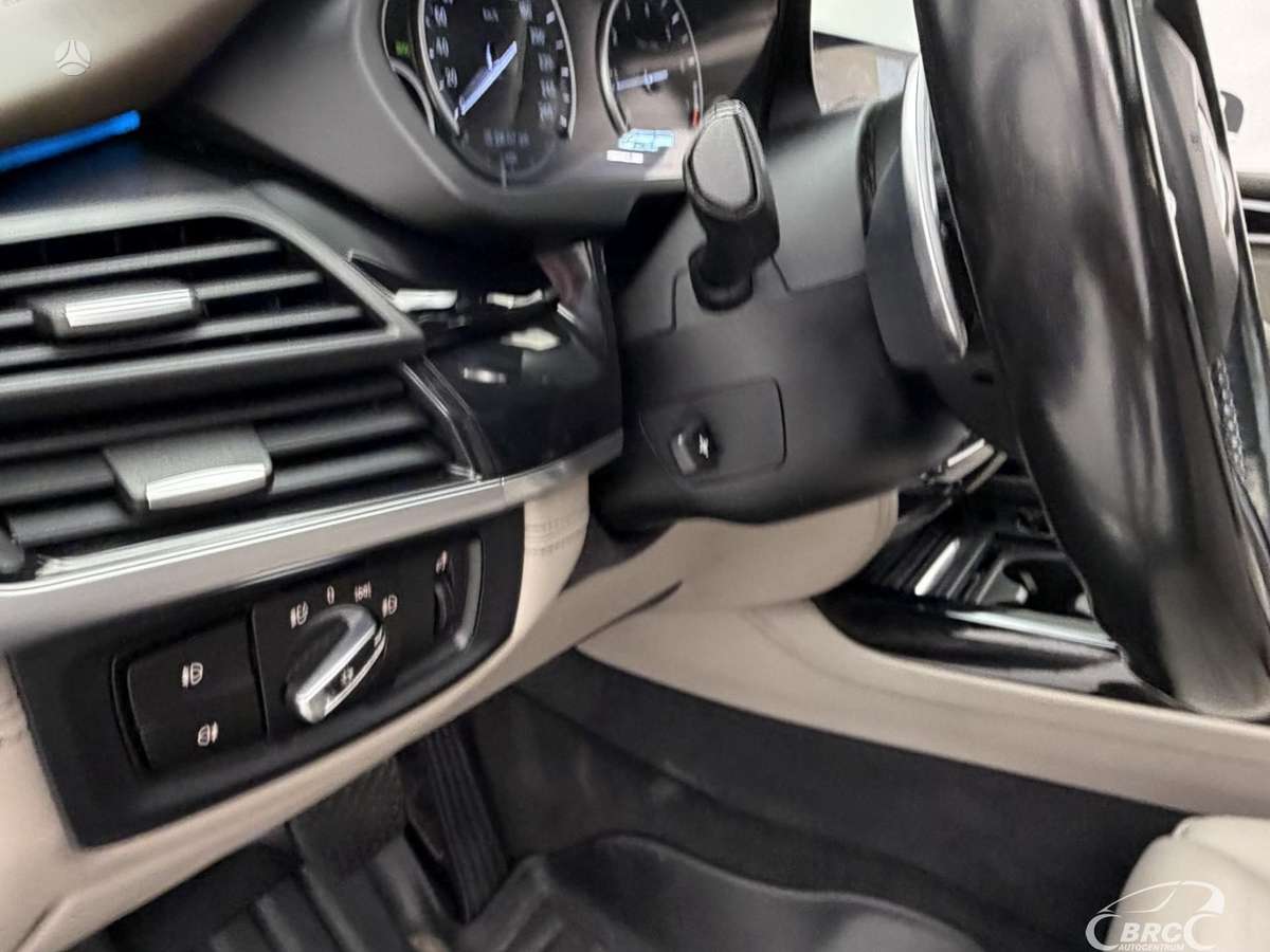 BMW X5, 3.0 l., off-road / crossover