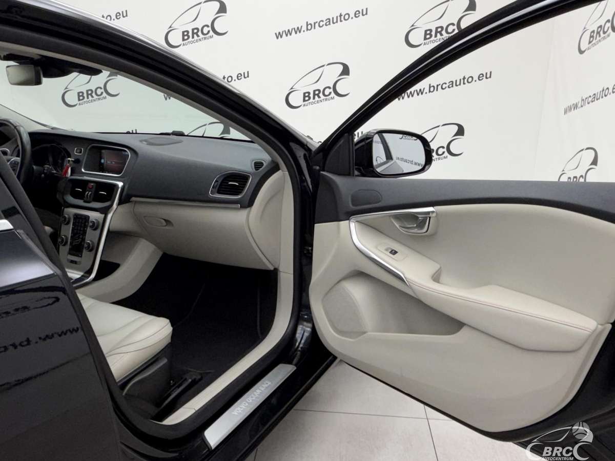 Volvo V40, 1.6 l., hatchback