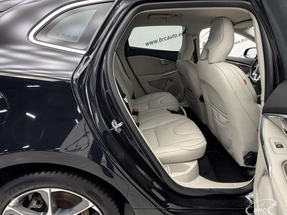 Volvo V40, 1.6 l., hatchback