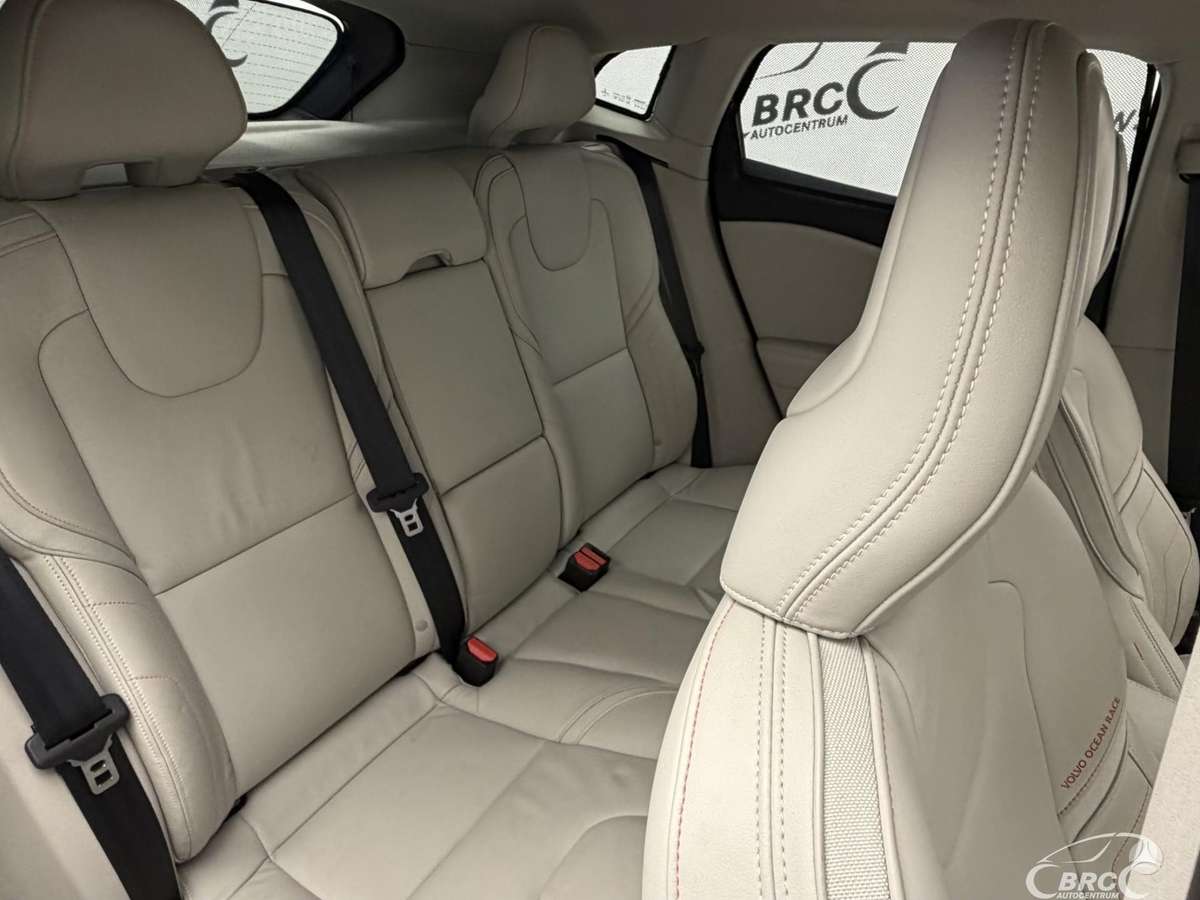 Volvo V40, 1.6 l., hatchback