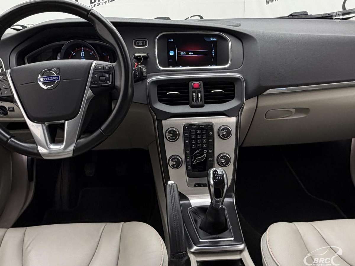 Volvo V40, 1.6 l., hatchback