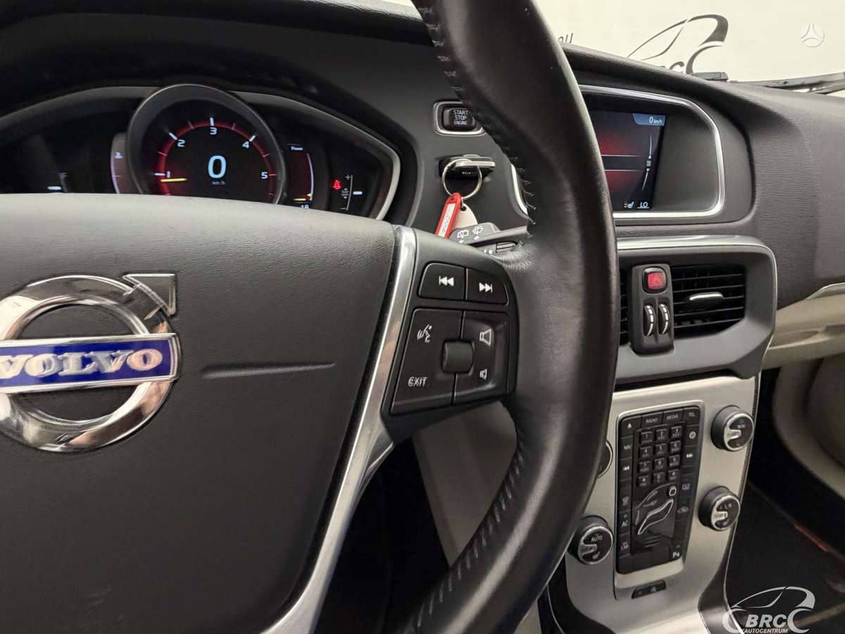 Volvo V40, 1.6 l., hatchback