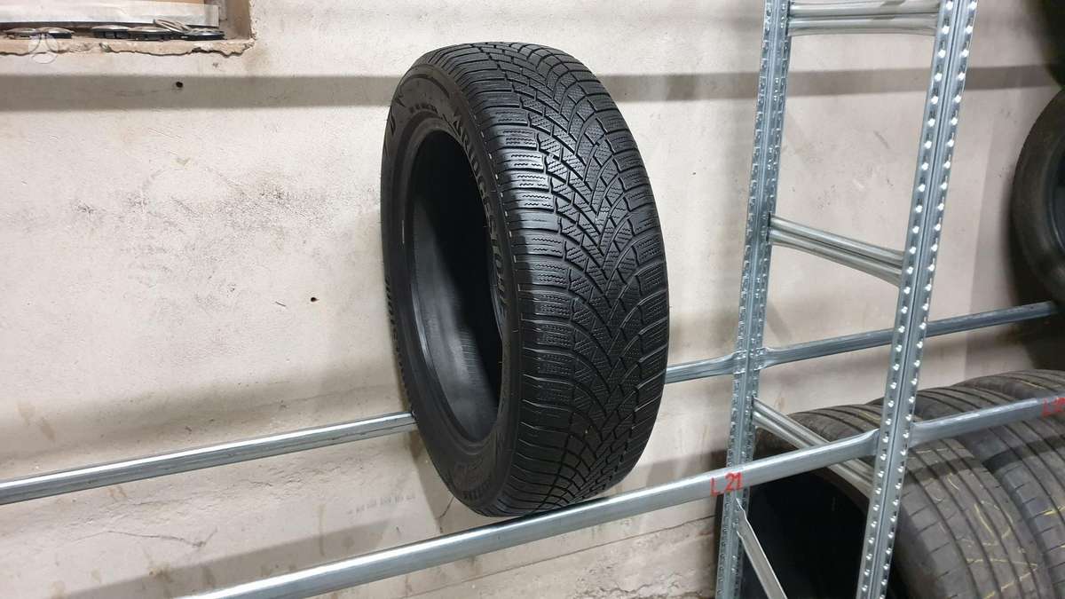 Bridgestone Blizzak LM005, winter 205/60 R18