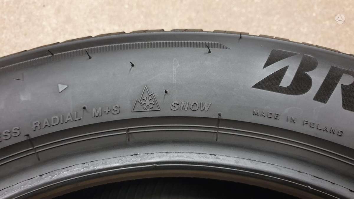 Bridgestone Blizzak LM005, winter 205/60 R18