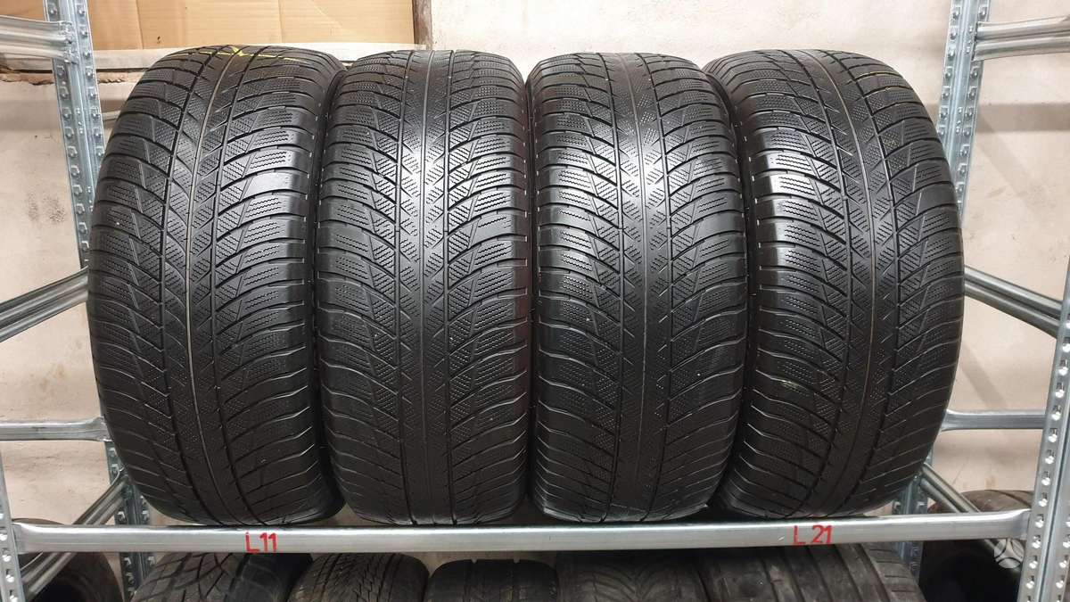 Bridgestone Blizzak LM001, winter 245/50 R19
