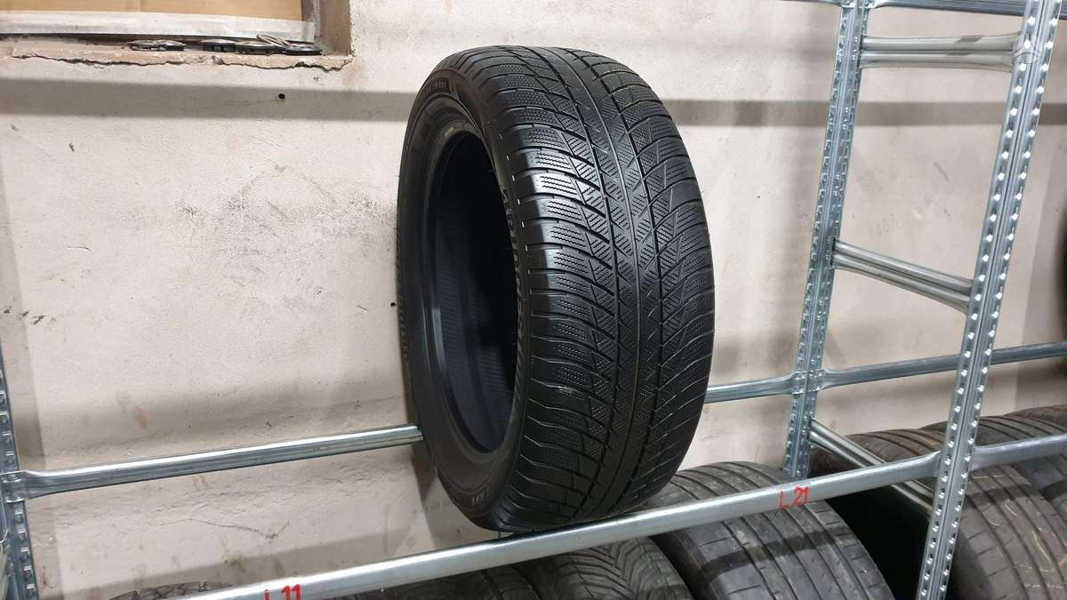 Bridgestone Blizzak LM001, winter 245/50 R19
