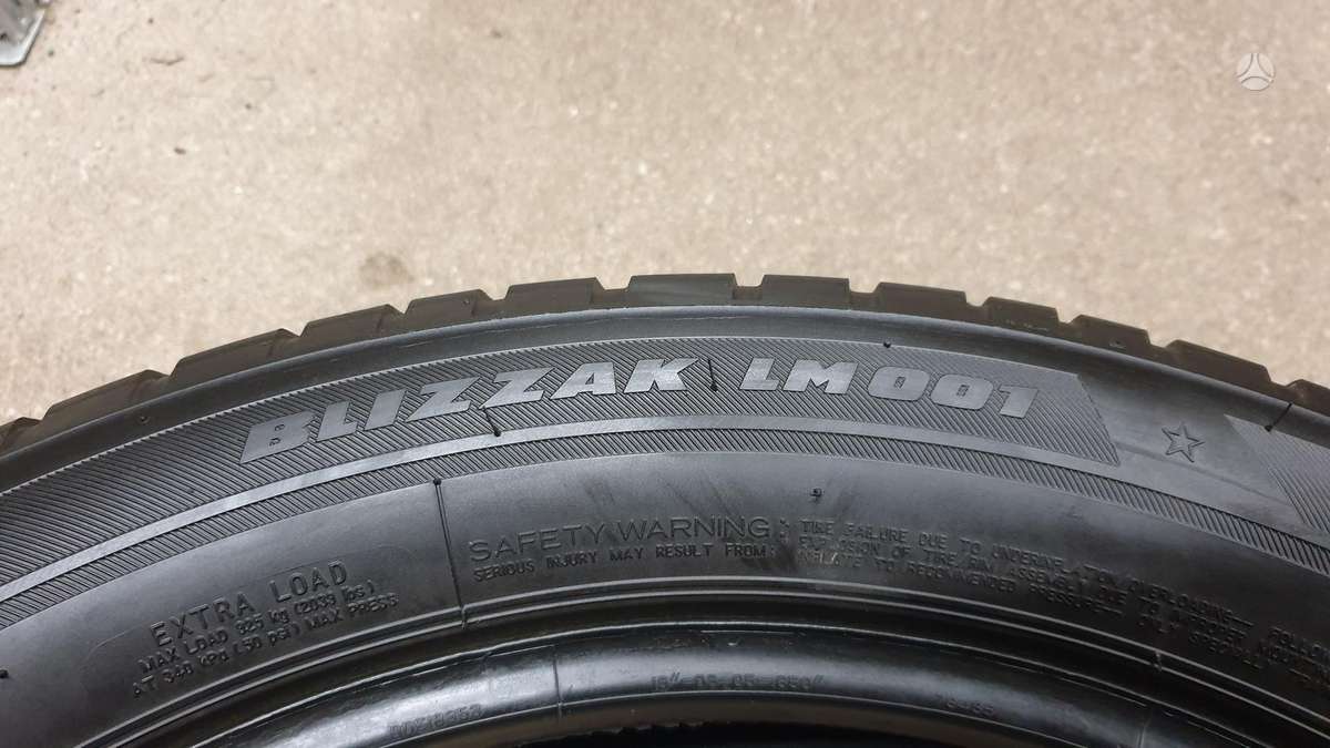 Bridgestone Blizzak LM001, winter 245/50 R19