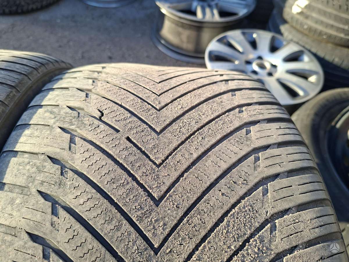 Minerva 4mm, всесезонные 275/35 R19