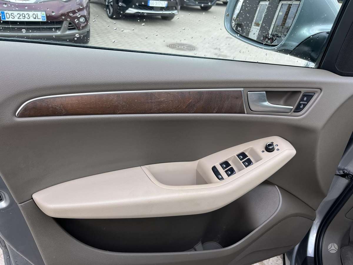 Audi Q5, 3.0 l., off-road / crossover
