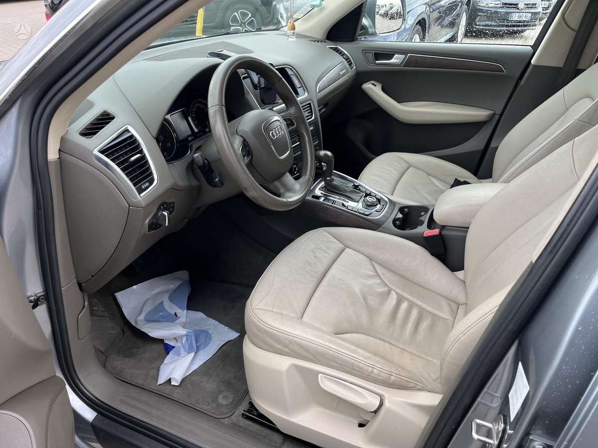 Audi Q5, 3.0 l., off-road / crossover
