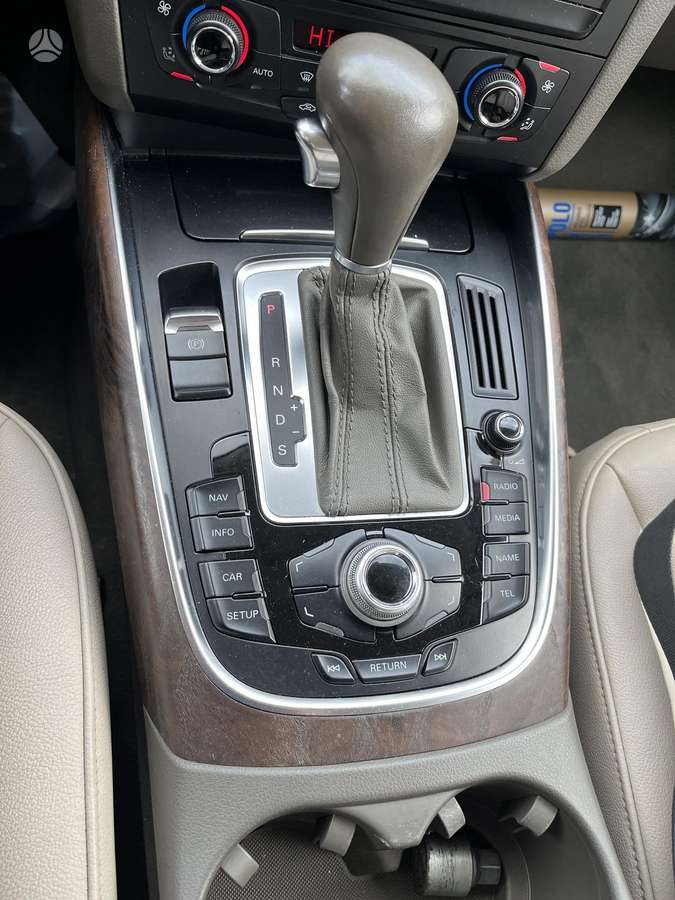 Audi Q5, 3.0 l., off-road / crossover