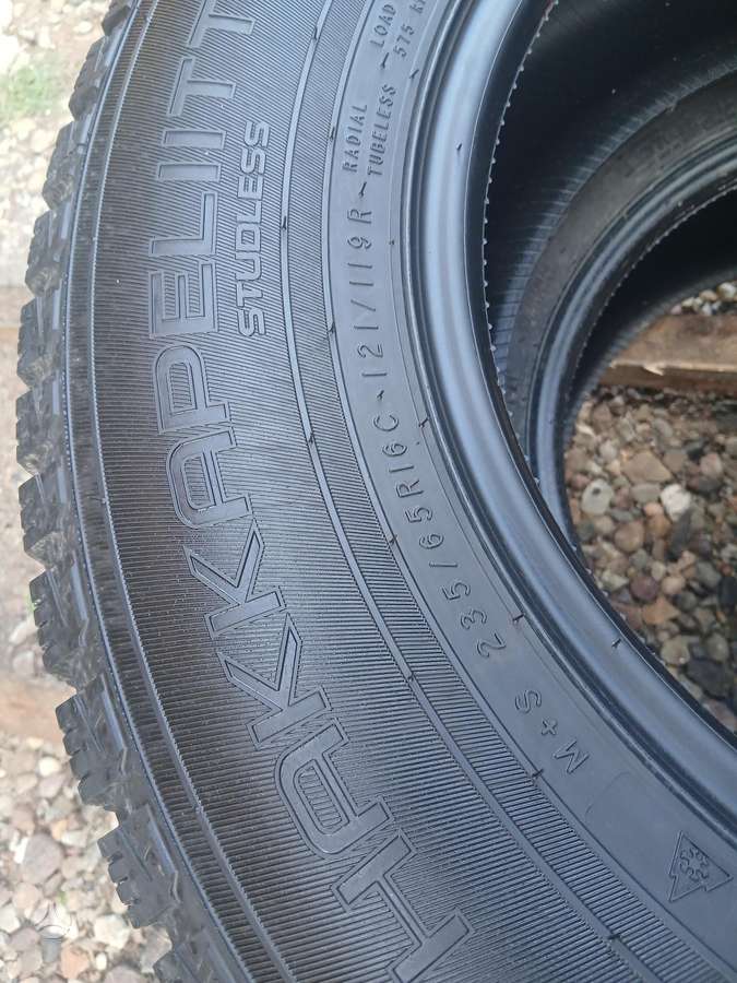 Nokian, universalios 235/65 R16
