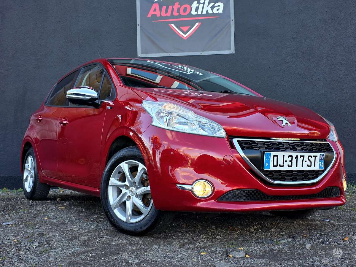 Peugeot 208, 1.2 l., hatchback