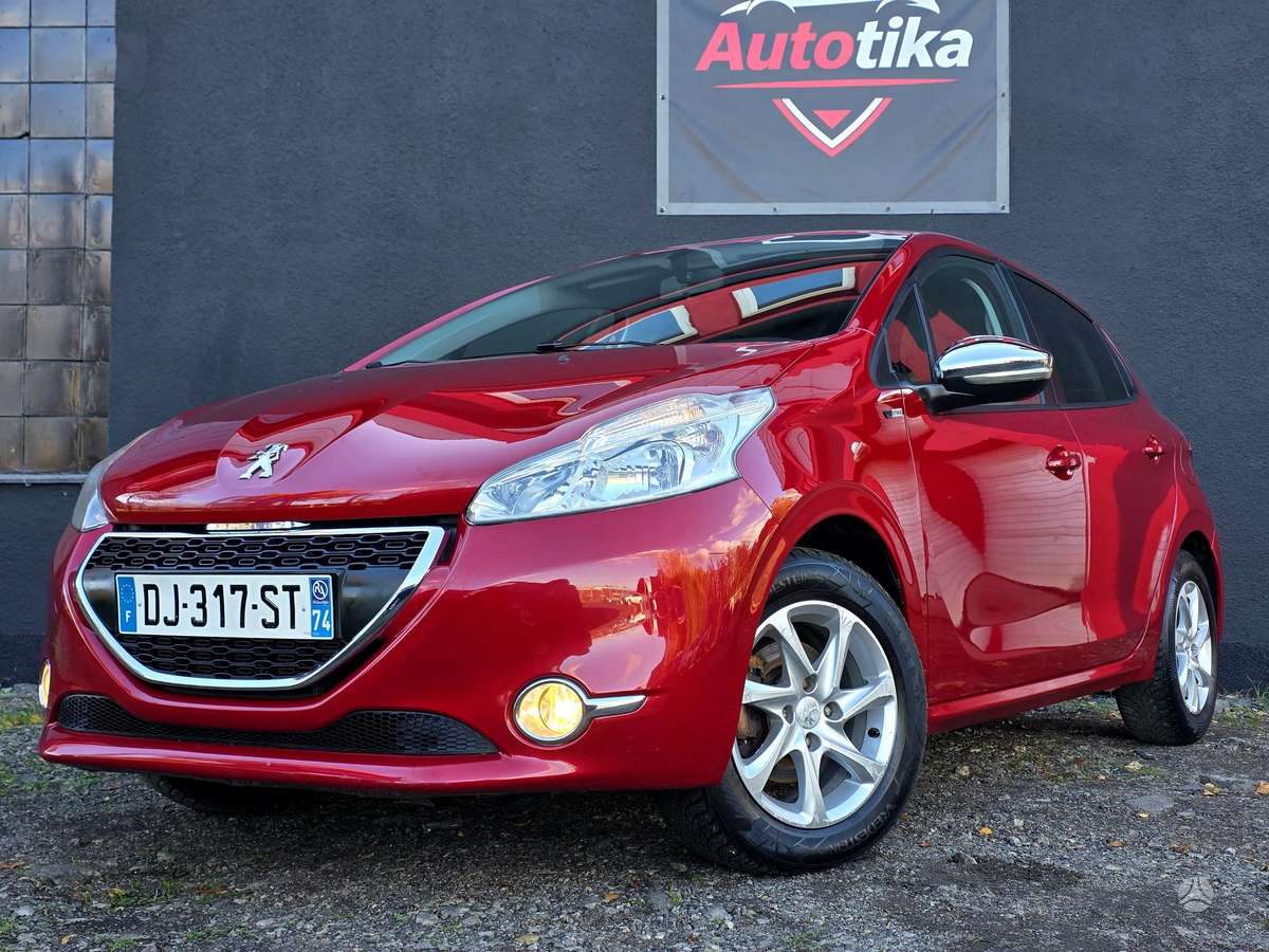 Peugeot 208, 1.2 l., hatchback