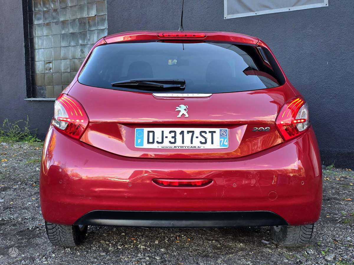 Peugeot 208, 1.2 l., hatchback