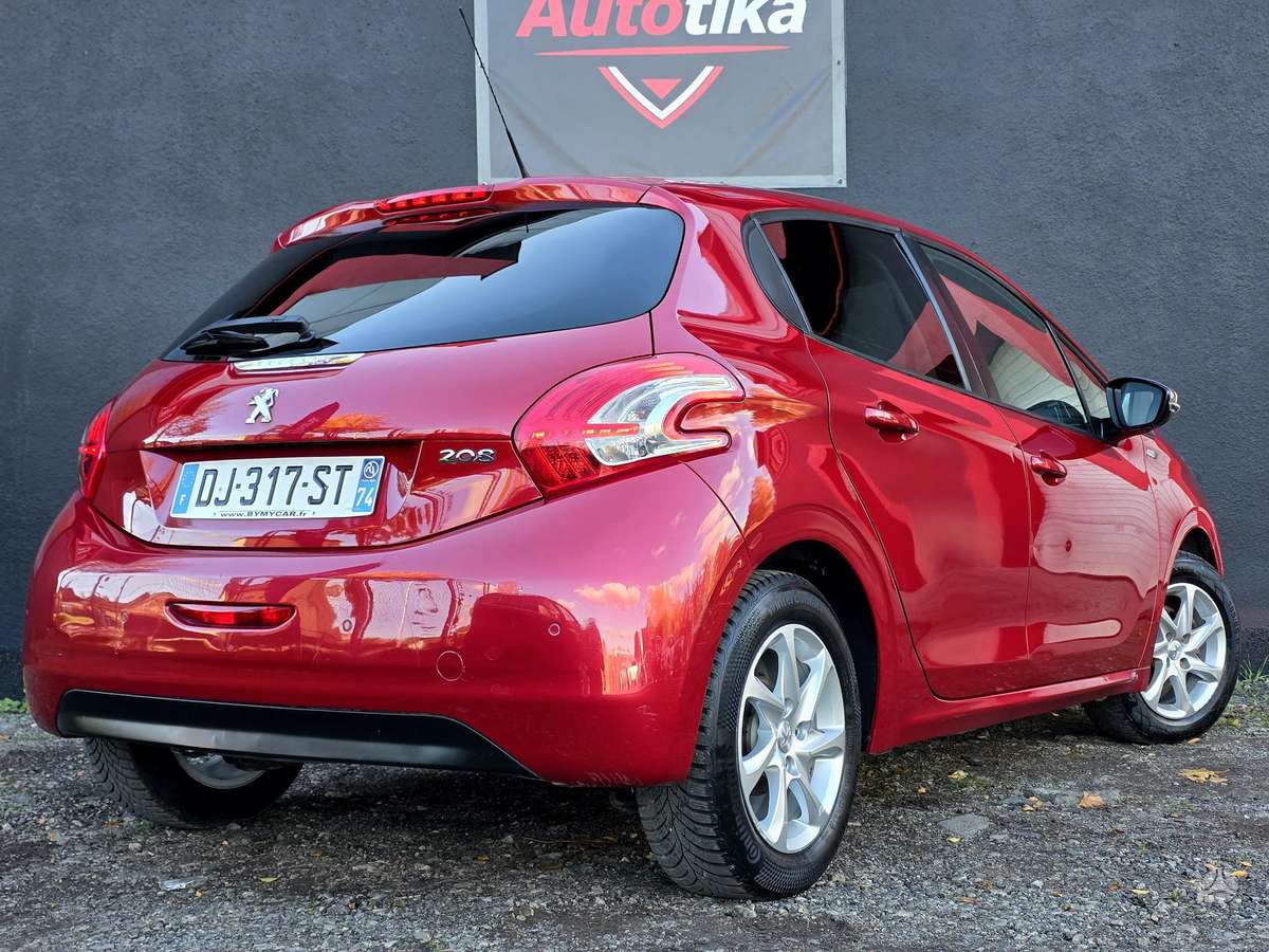 Peugeot 208, 1.2 l., hatchback