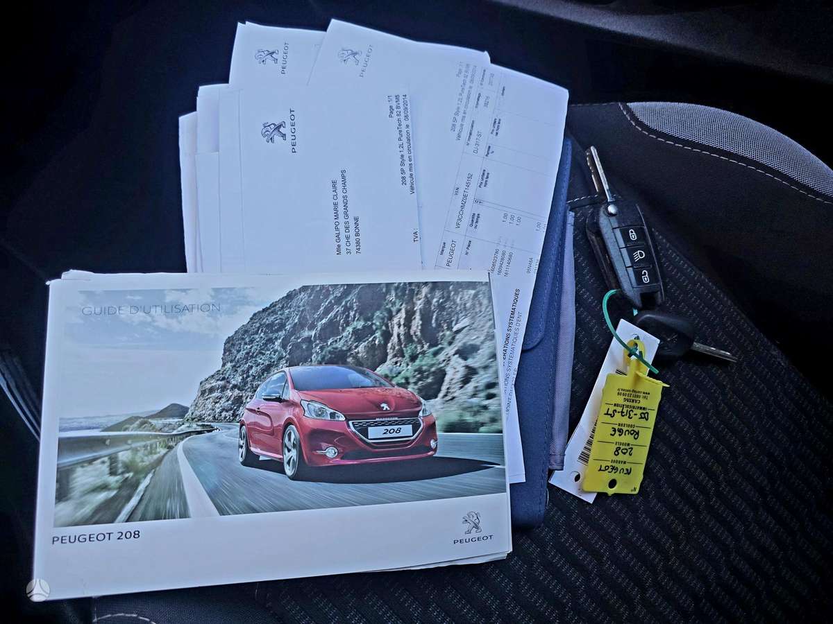 Peugeot 208, 1.2 l., hatchback