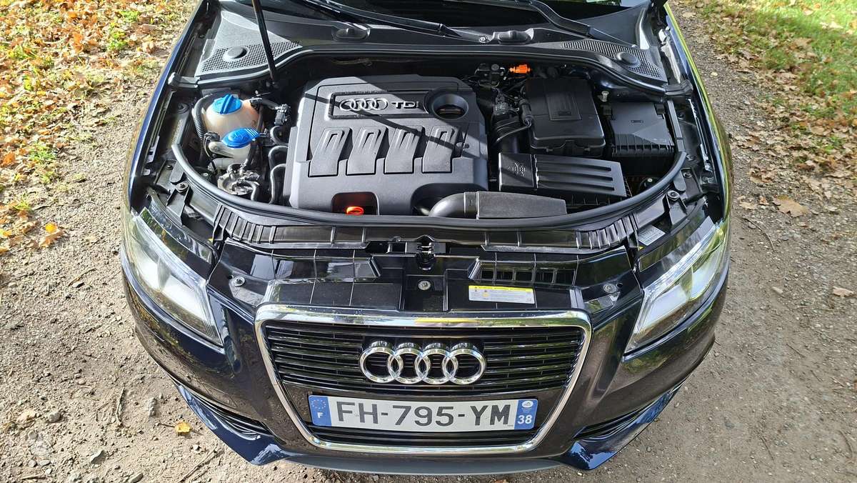 Audi A3, 1.6 l., hatchback