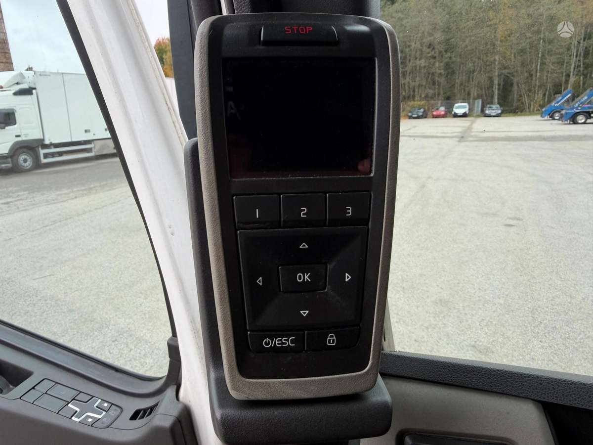 Volvo FM330, šasija