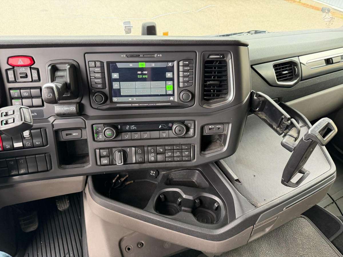 Scania R500, cab-chassis trucks