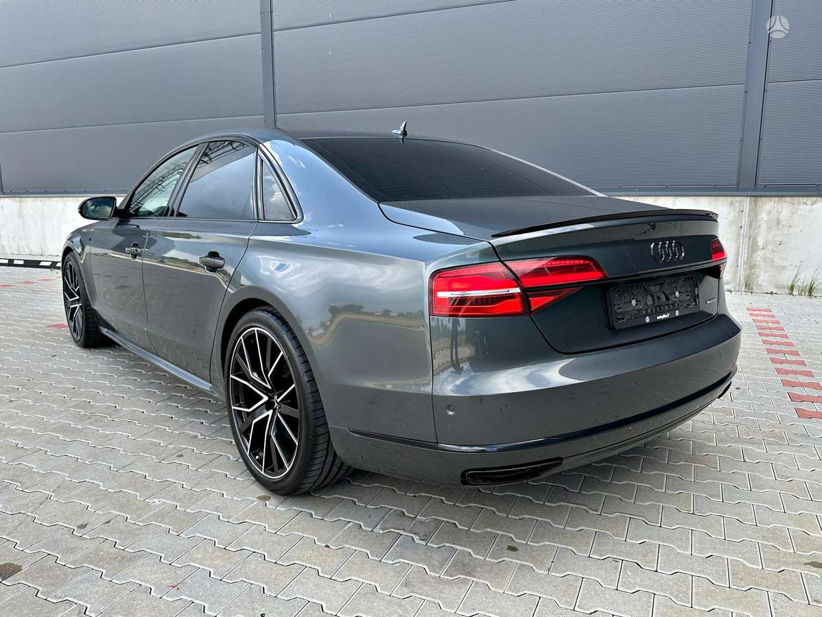 Audi A8, 4.2 l., Седан