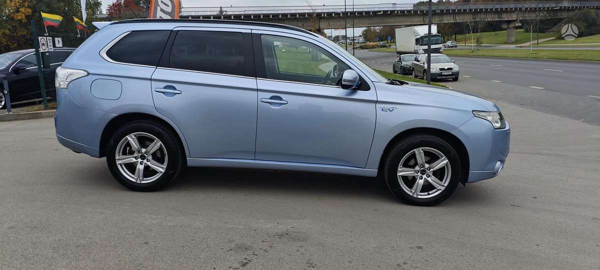 Mitsubishi Outlander 2014 — photo 5