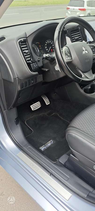 Mitsubishi Outlander 2014 — photo 16