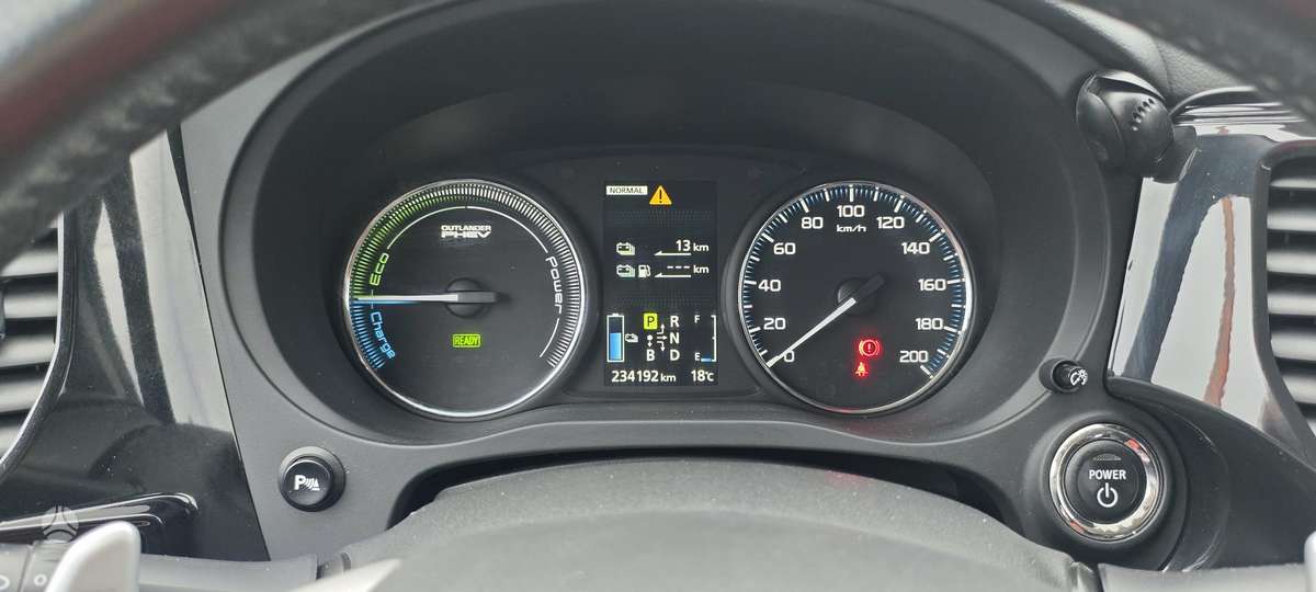 Mitsubishi Outlander 2014 — photo 17