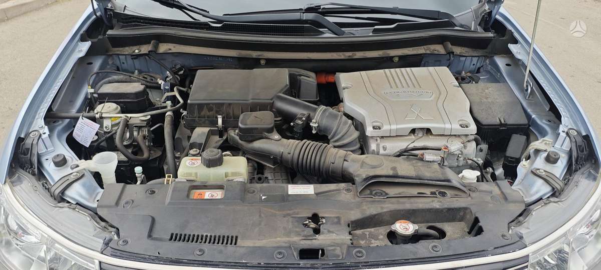 Mitsubishi Outlander 2014 — photo 28