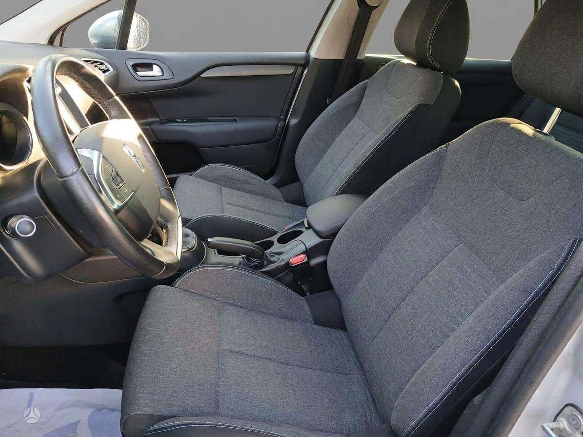 Citroen C4, 1.6 l., hatchback