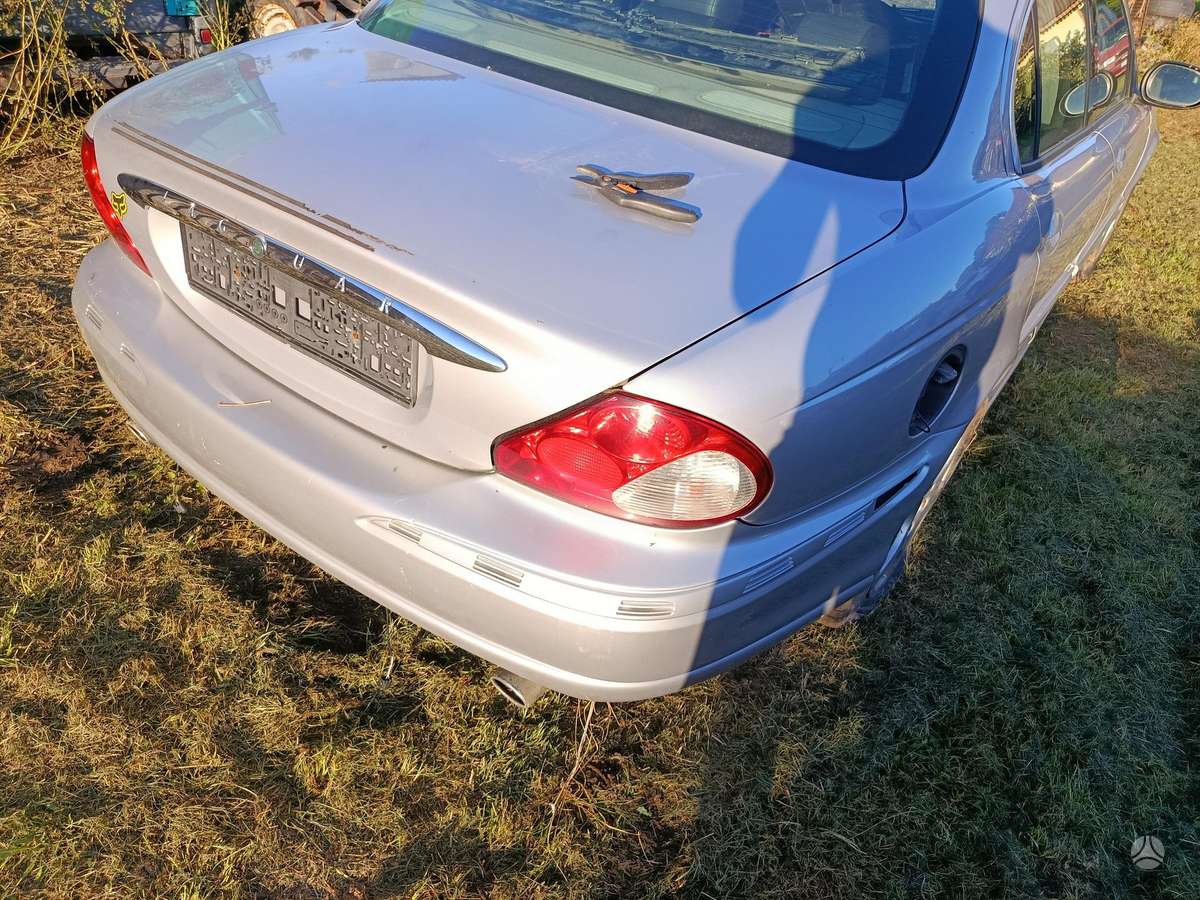 Jaguar X-Type