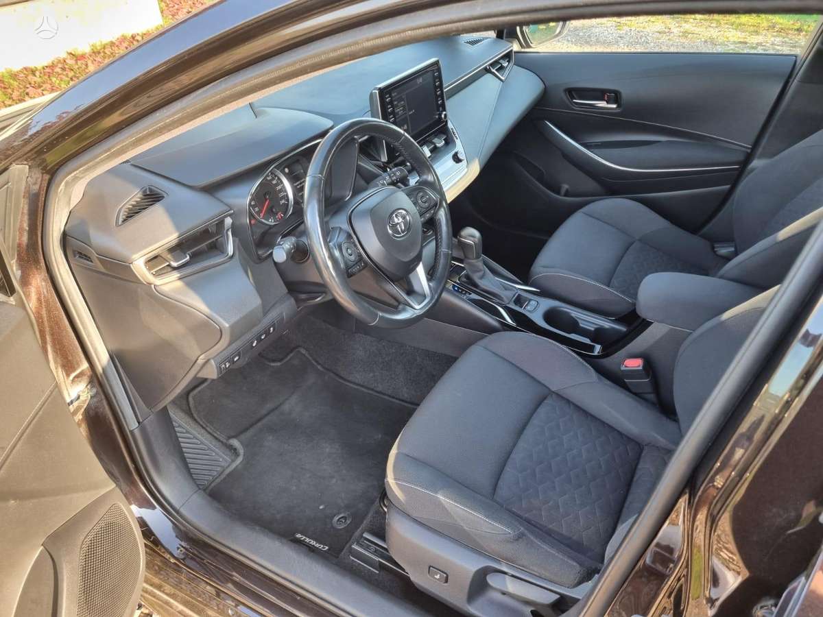 Toyota Corolla, 1.2 l., hatchback
