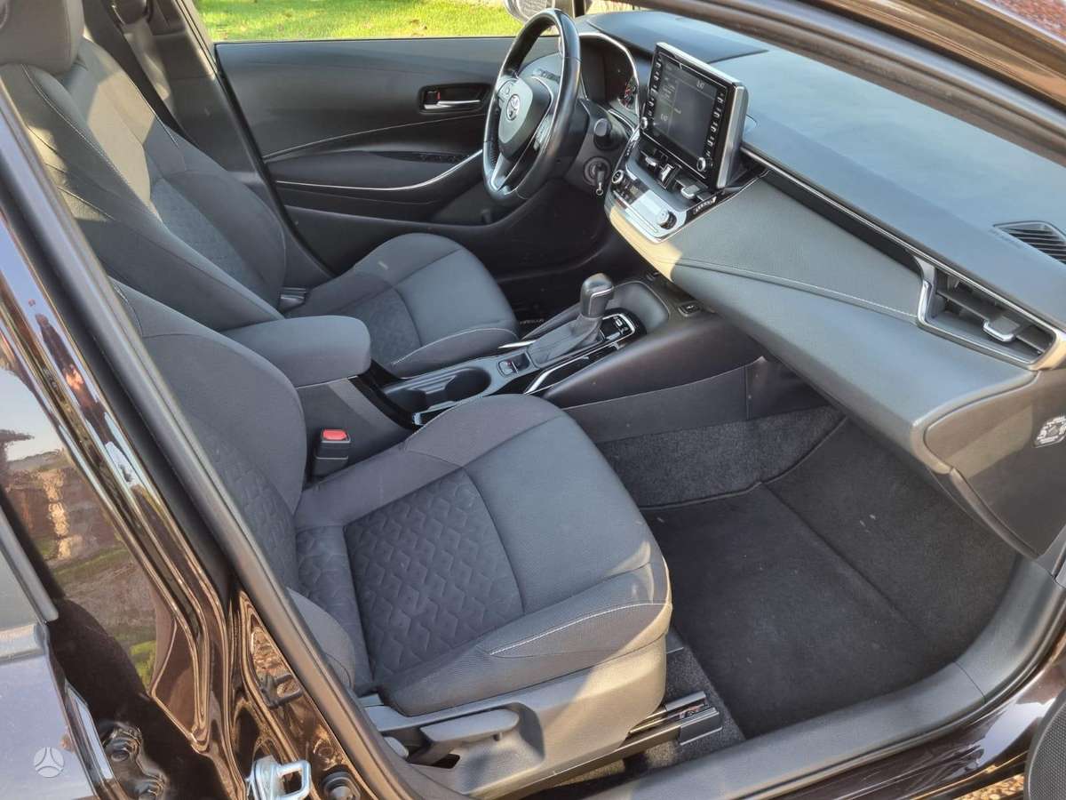 Toyota Corolla, 1.2 l., Хэтчбек