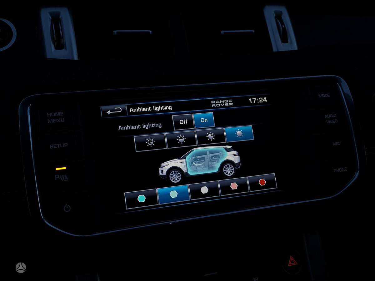 Land Rover Evoque, 2.2 l., off-road / crossover