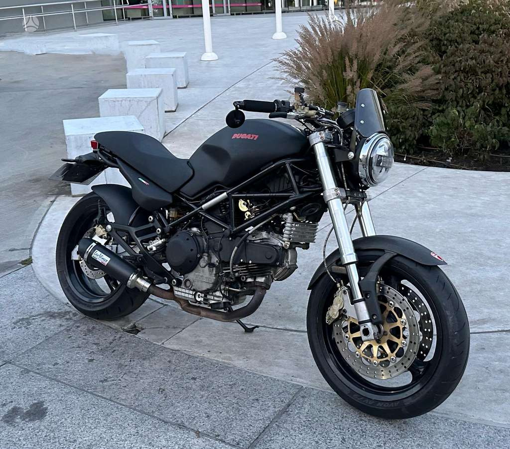 Ducati Monster 900cc, street / классические