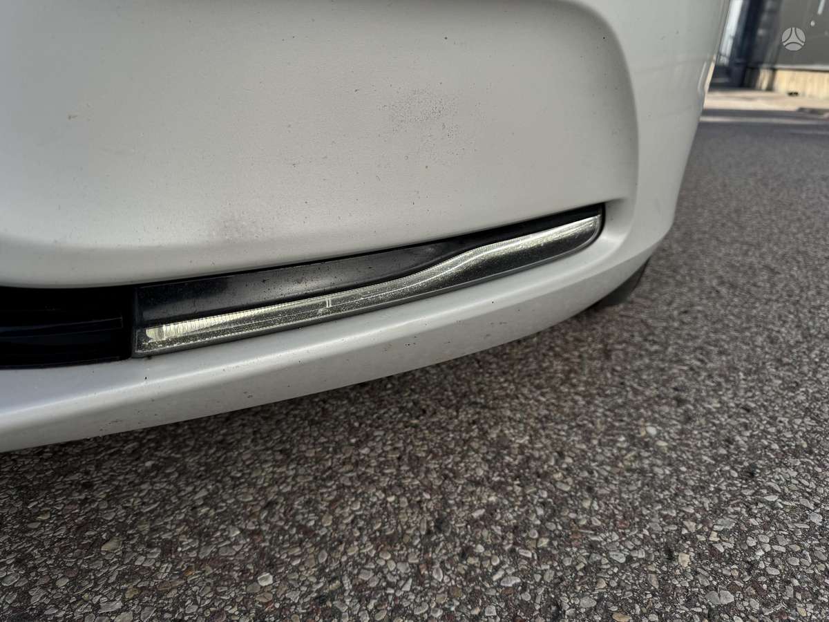 Volvo V40, 1.6 l., hatchback