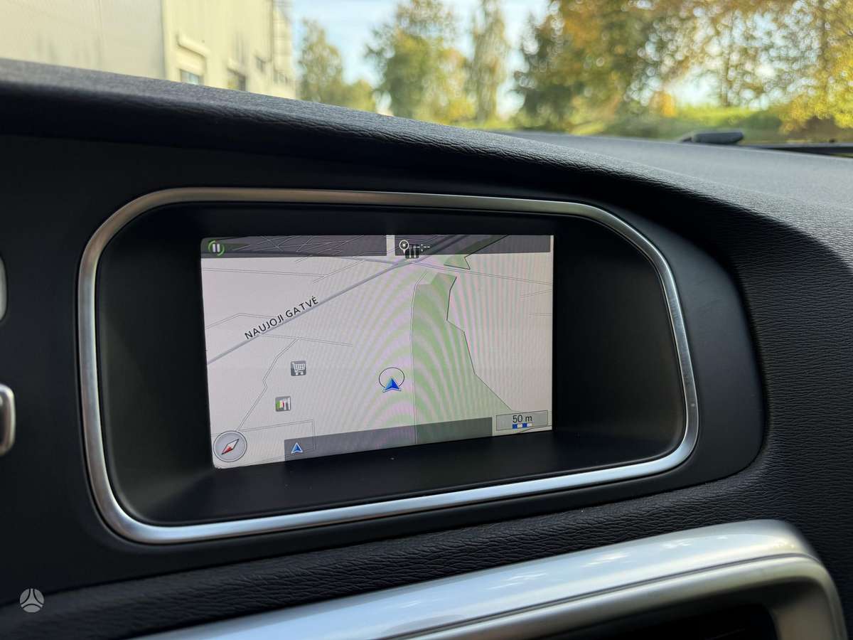 Volvo V40, 1.6 l., hatchback