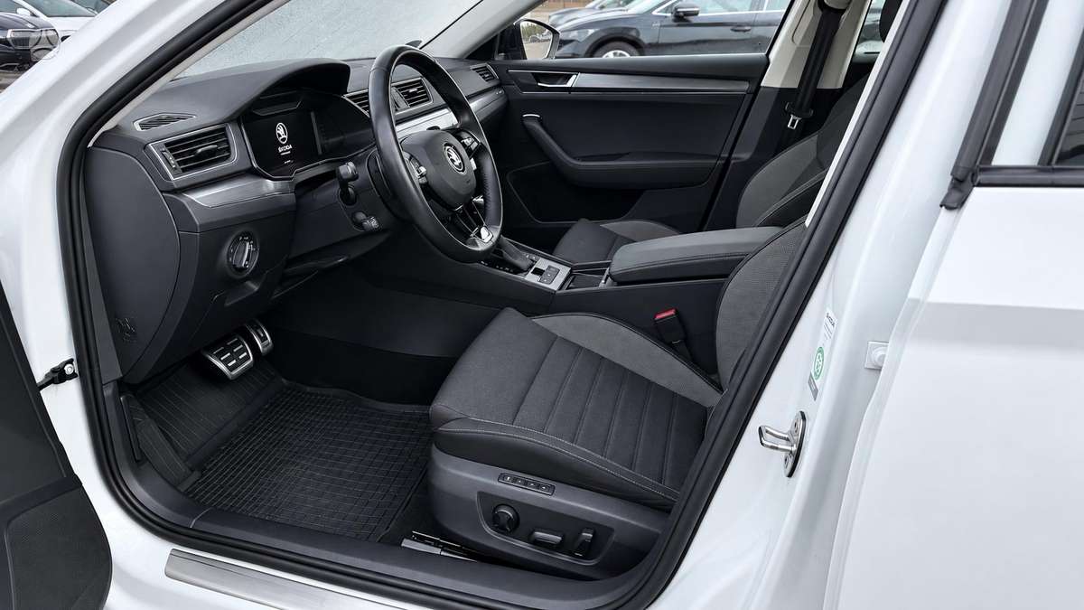 Skoda Superb, 2.0 l., wagon