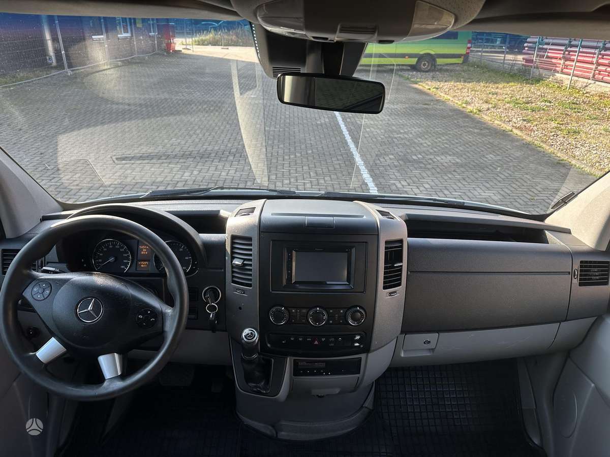 Mercedes-Benz Sprinter, passenger minibus