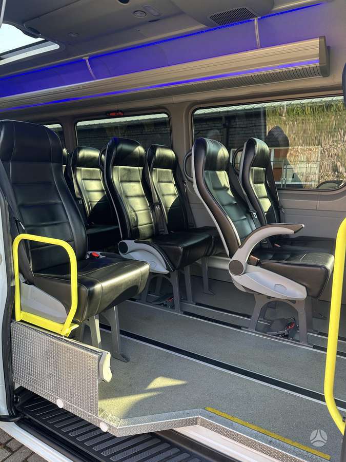 Mercedes-Benz Sprinter, passenger minibus