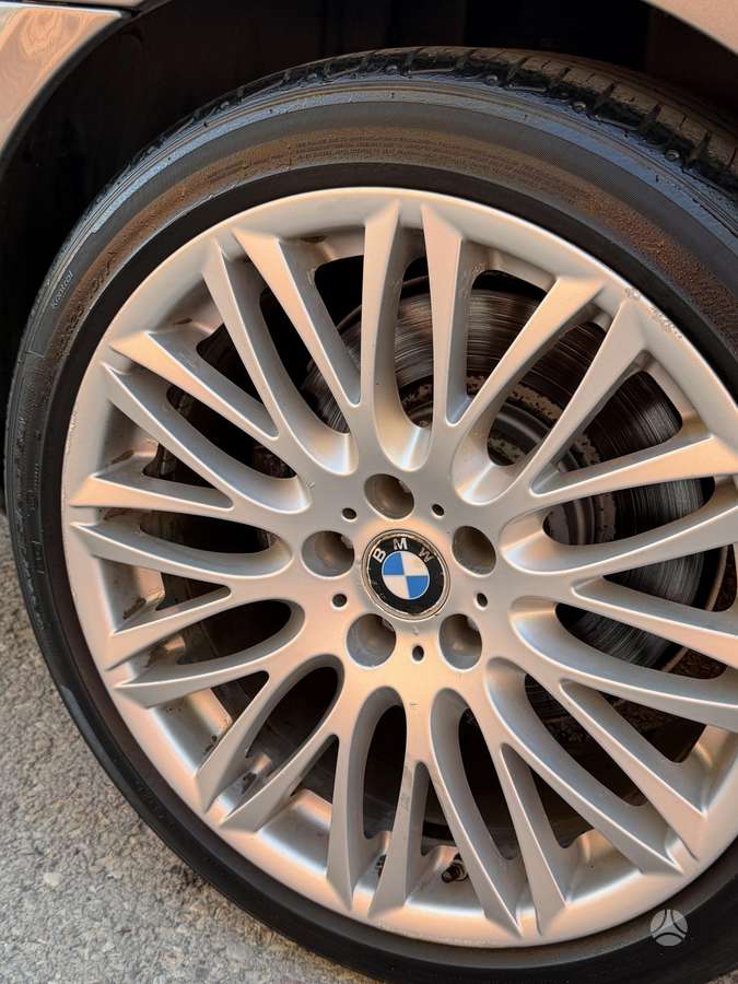 BMW 745, 4.4 l., Седан