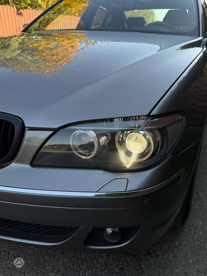 BMW 745, 4.4 l., Седан