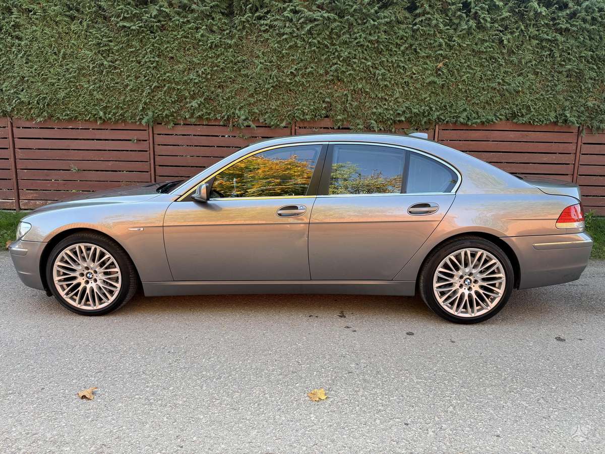 BMW 745, 4.4 l., Седан