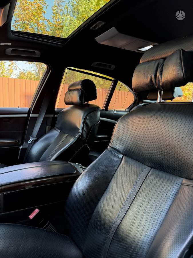 BMW 745, 4.4 l., Седан
