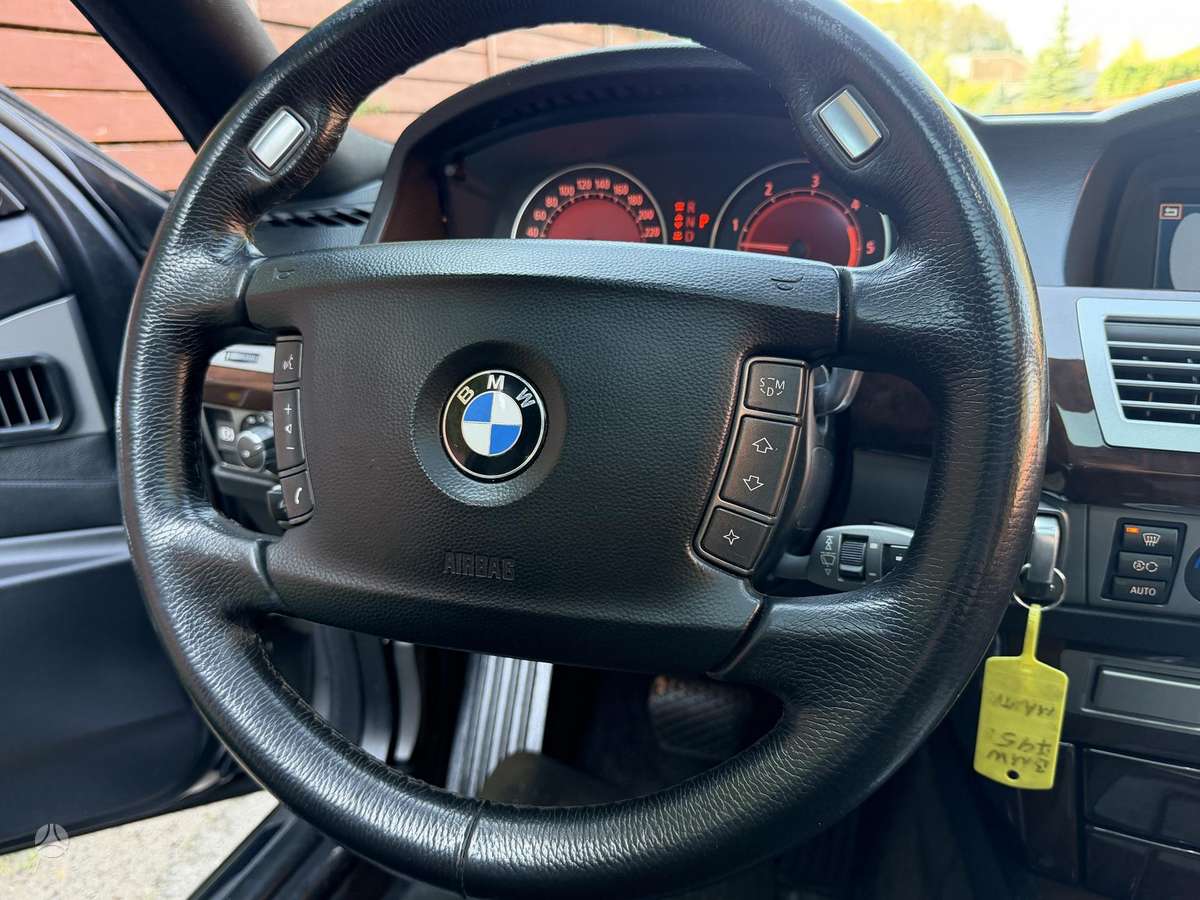 BMW 745, 4.4 l., Седан