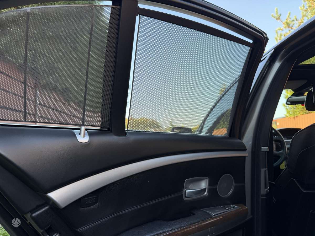 BMW 745, 4.4 l., Седан