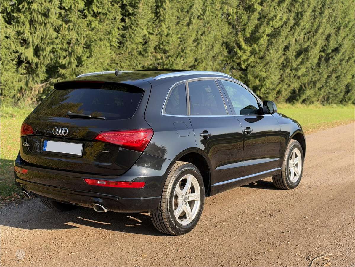 Audi Q5, 3.0 l., off-road / crossover