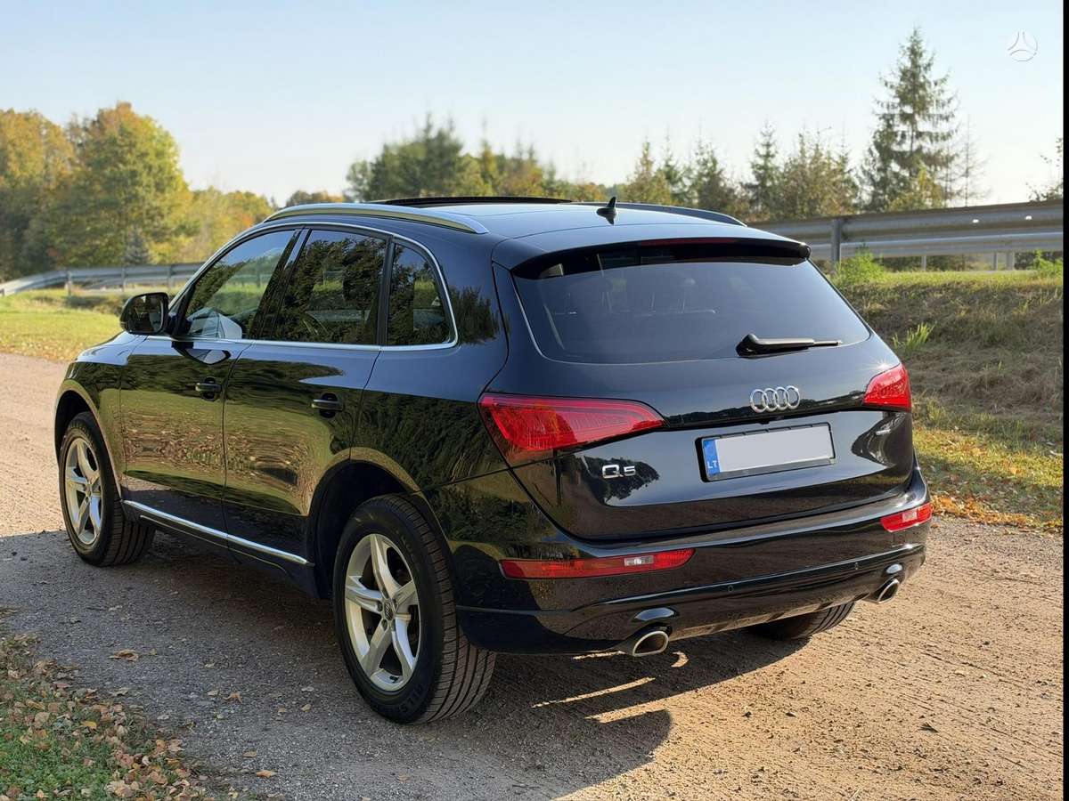 Audi Q5, 3.0 l., off-road / crossover